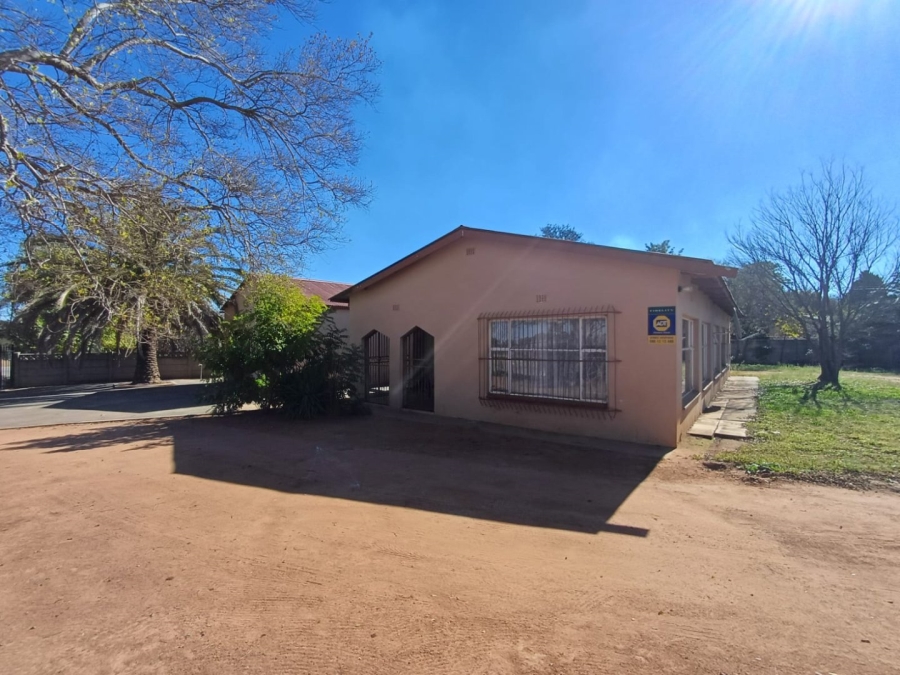 3 Bedroom Property for Sale in Roosheuwel Ext 2 North West